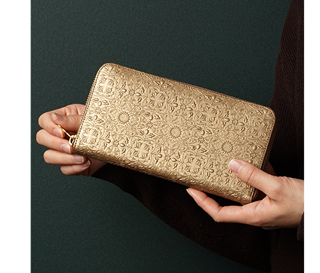 ラウンドファスナー長財布