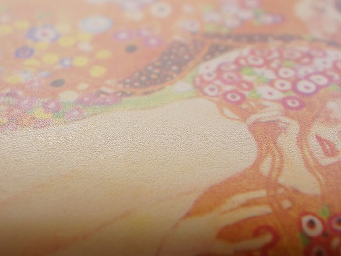 贅沢なヌメ革に施された美しいアート