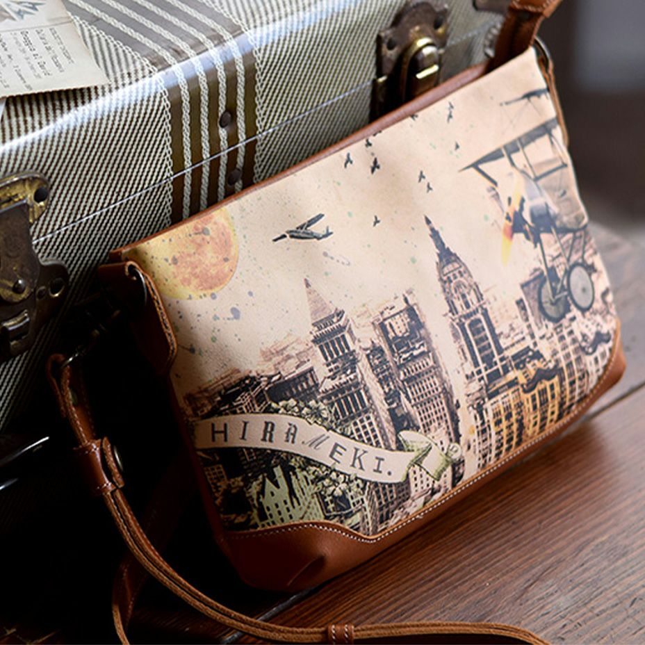 HIRAMEKI.らしいアンティークな雰囲気のデザインを ナチュラルな上質の牛革に施し、ふっくらと縫い合わせた アートレザーバッグ「ポシェット」。