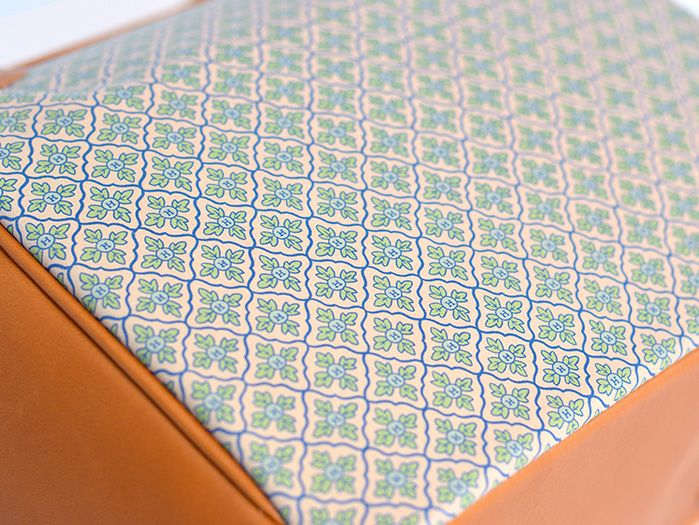 「絵画から抜け出した美しいアートバッグ」