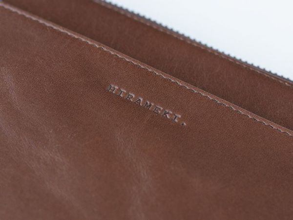 10,000ポイント交換景品】 レザーフラットポシェット＜お客様