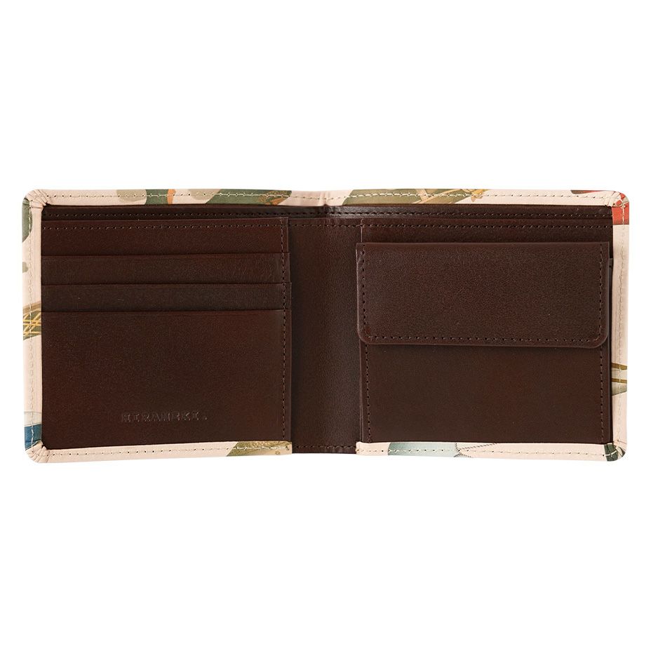 小銭・カード・お札がバランスよく 収納できるオールマイティさは、 あなたのベストパートナーになるはずです。