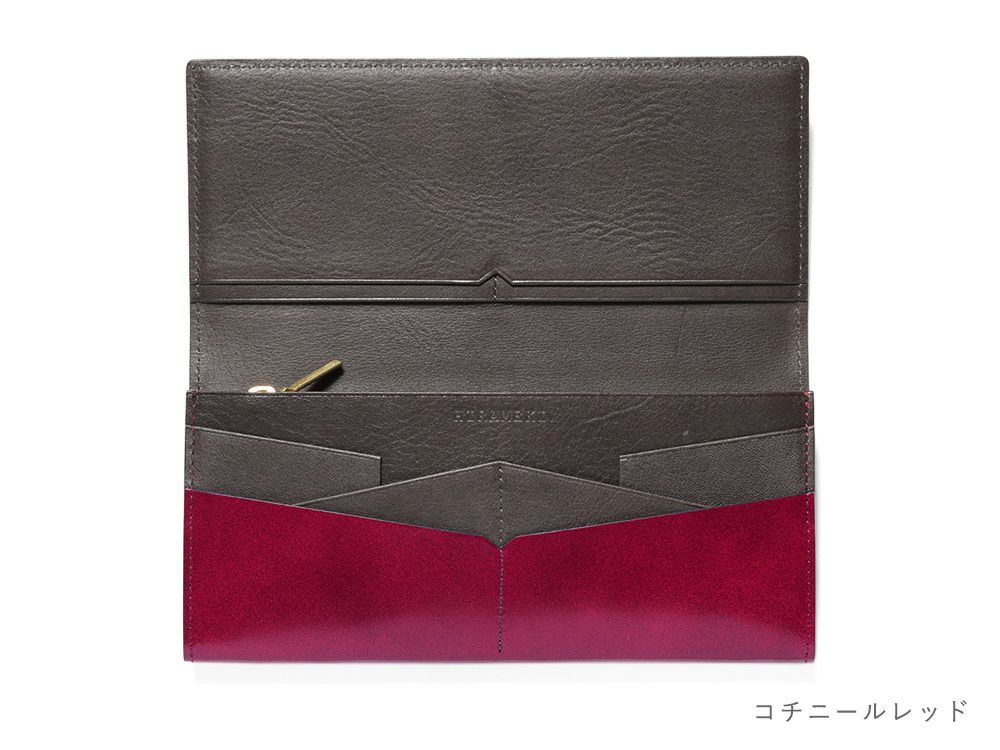 コチニールレッド内側