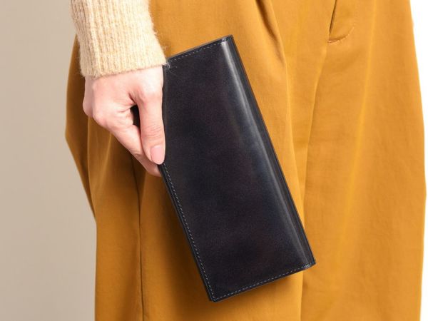 品格漂うスリムな本革長財布｜こだわりのデザインがお洒落な【アーキ
