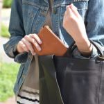フラットなのでさっと取り出せ、普段使いにもおススメ