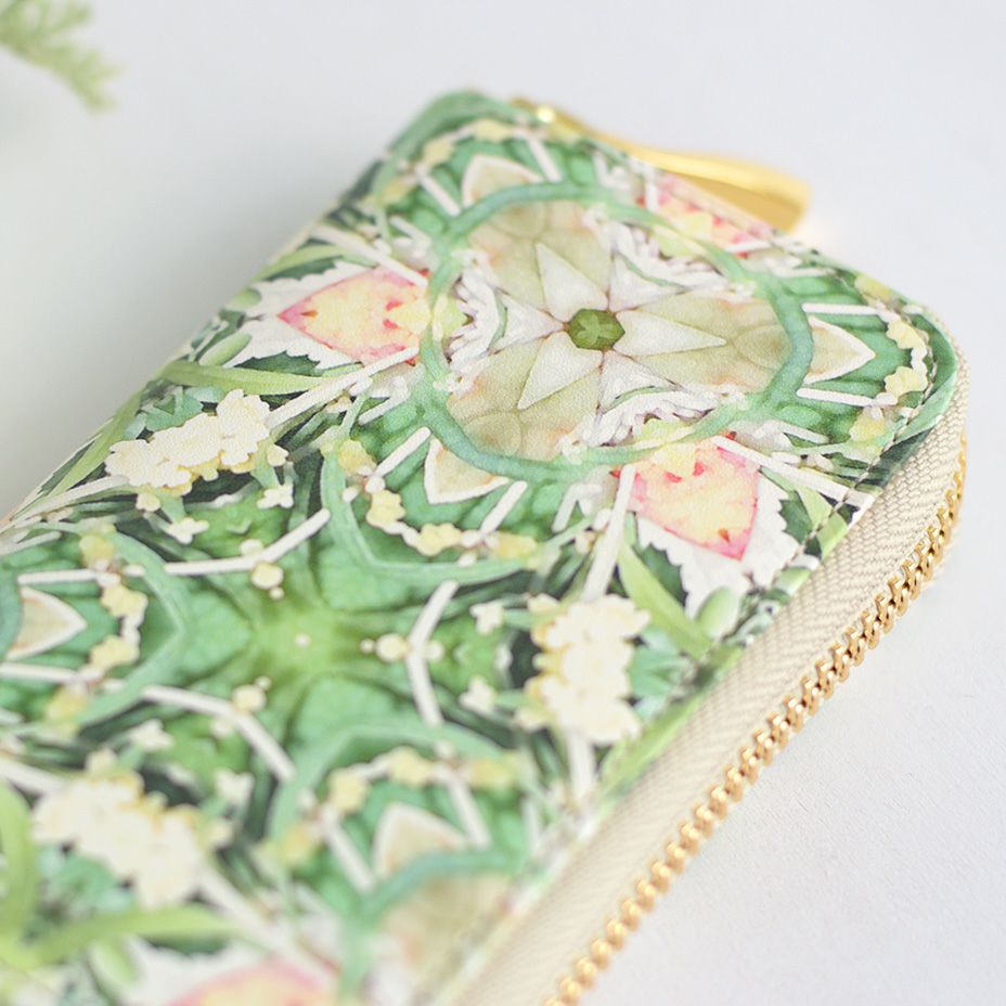 すっきりとした美しいフォルムを保ったままご使用いただけます。