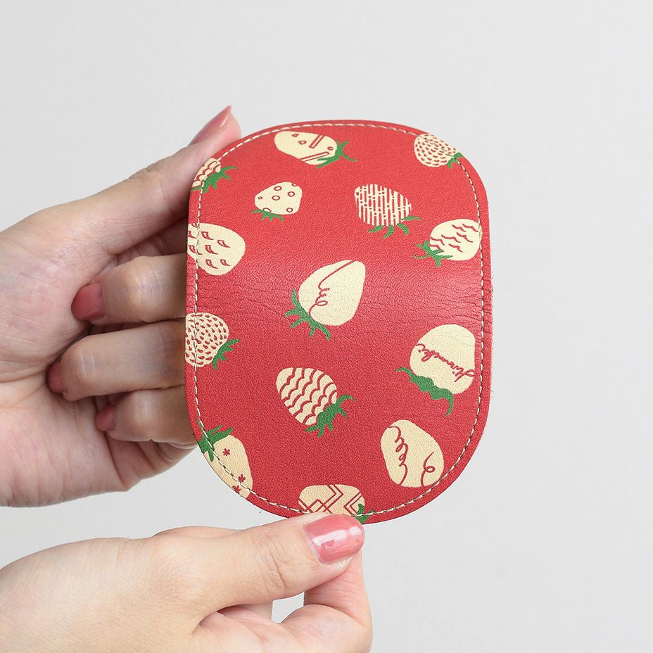 小銭は6～7枚収納可能