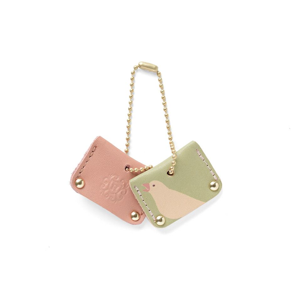 デザインが施されているカバーと無地のカバーの2個セット