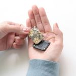 鍵の上から被せるだけで簡単に装着できます