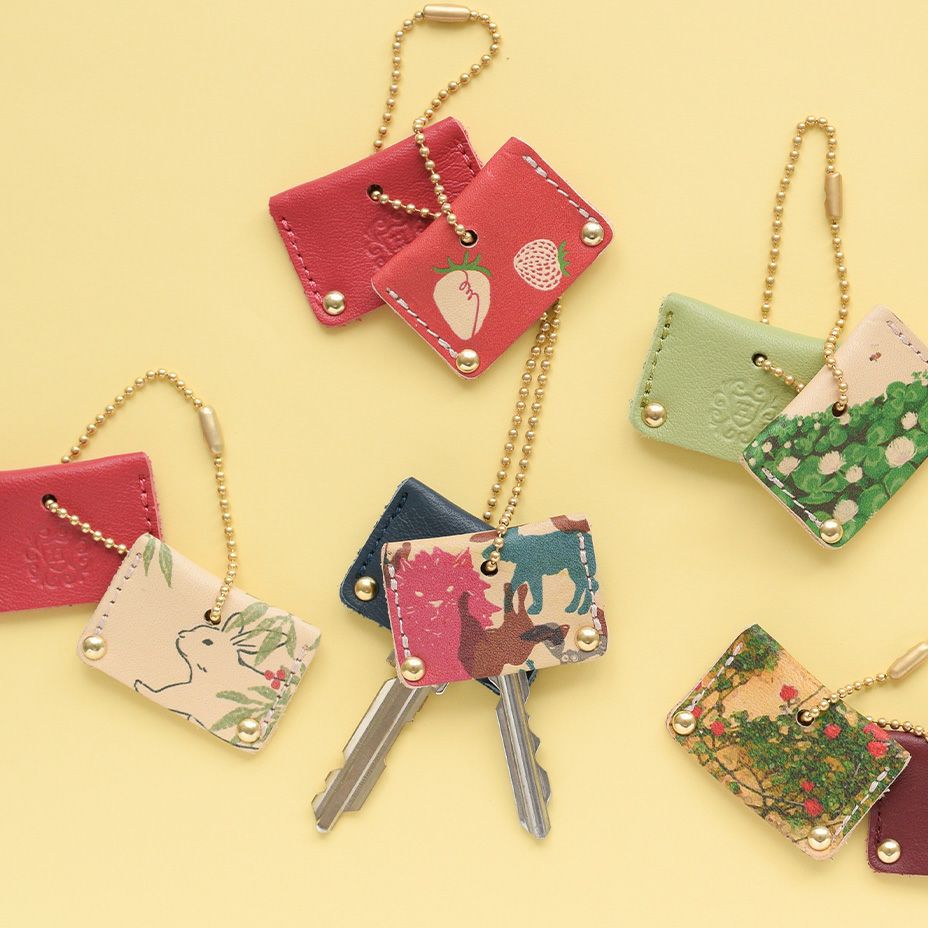 カバーを付けることで無機質な鍵が華やかになります