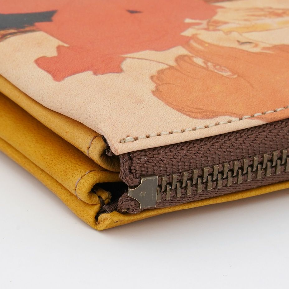 2つのポーチがファスナーでスッキリまとまる。