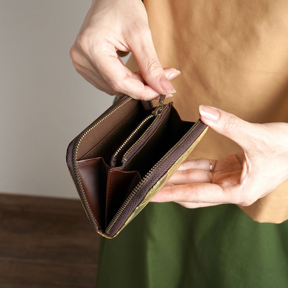 6つのポケットが付いてるのでマルチにお使いいただけます！